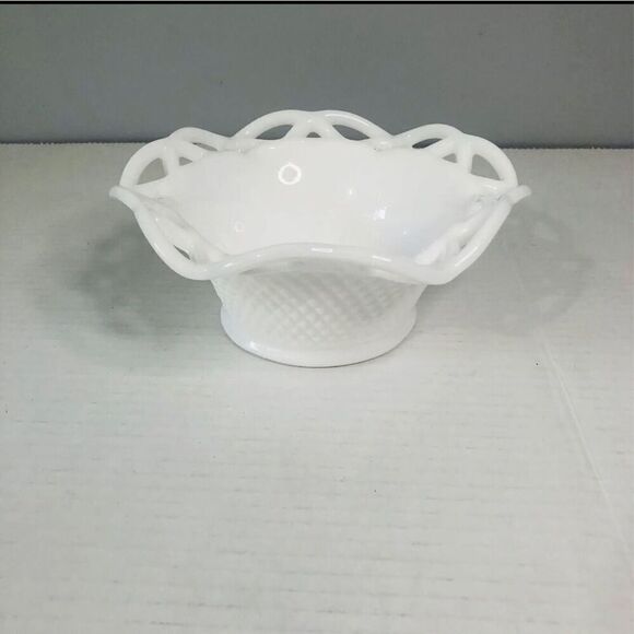 IMPERIAL Other - imperial glass ohio laced edge milk glass shallow round bowl 7.5 inch